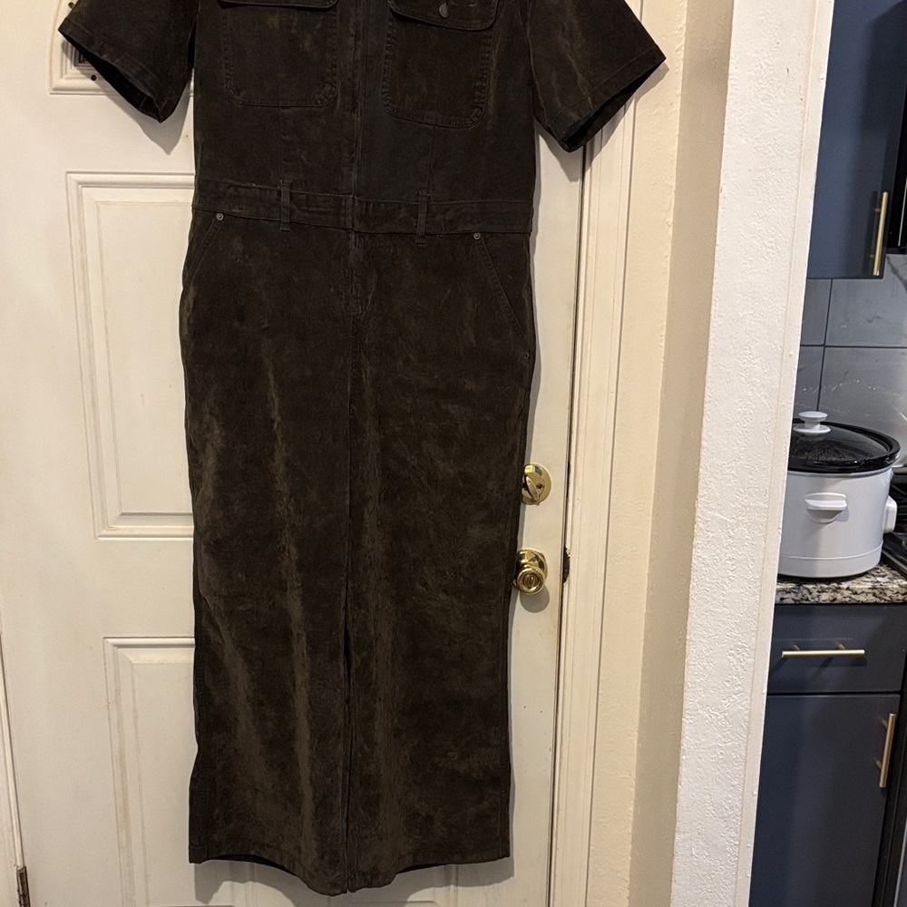 Elegant Brown Corduroy short sleeve jumpsuit - P2P:20, waist:16, inseam:33”